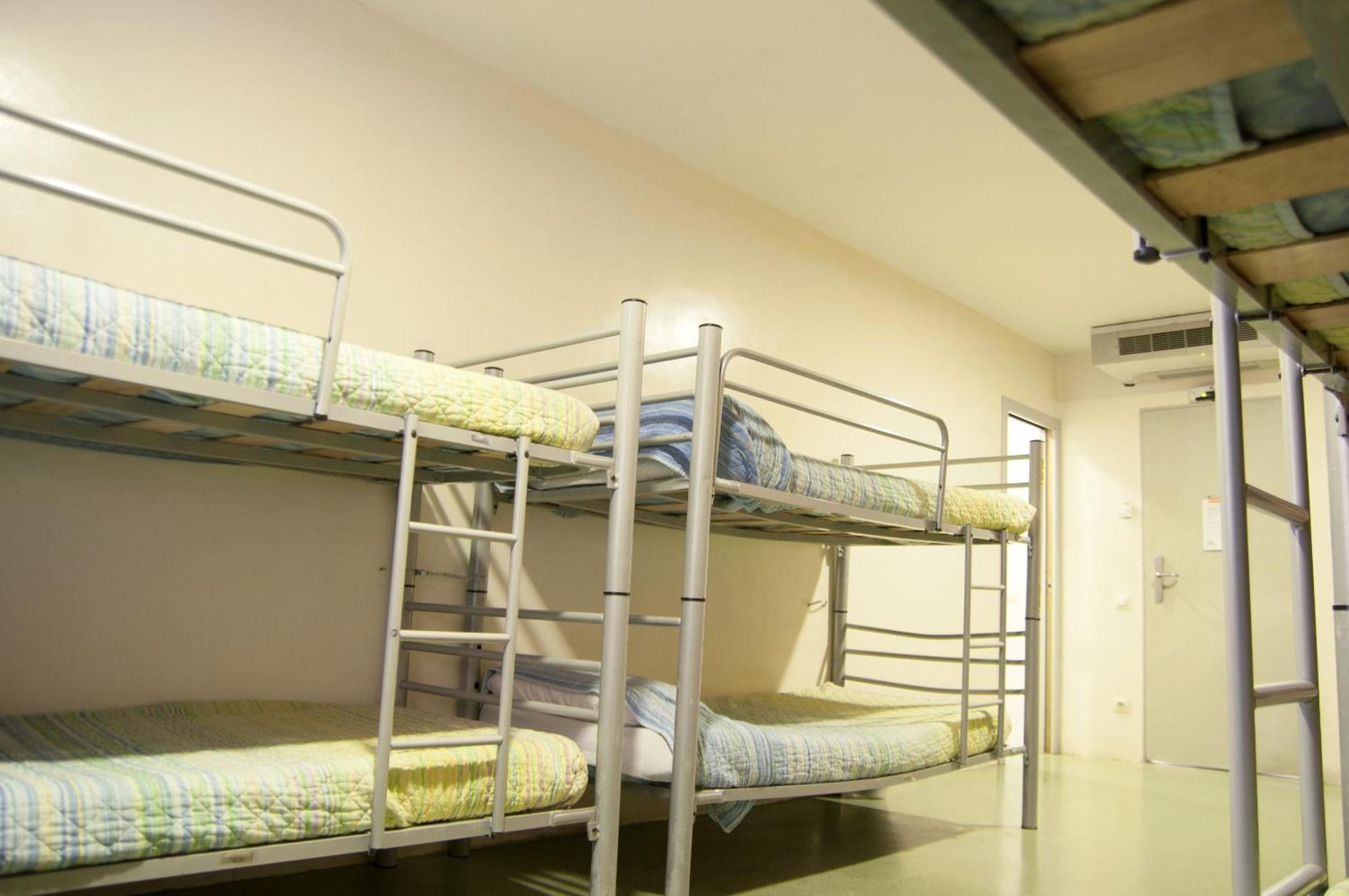 Be Dream Hostel Badalona Oda fotoğraf